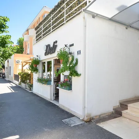 Apartment Artsy Hideaway Near Old Town & With Fast Wifi *