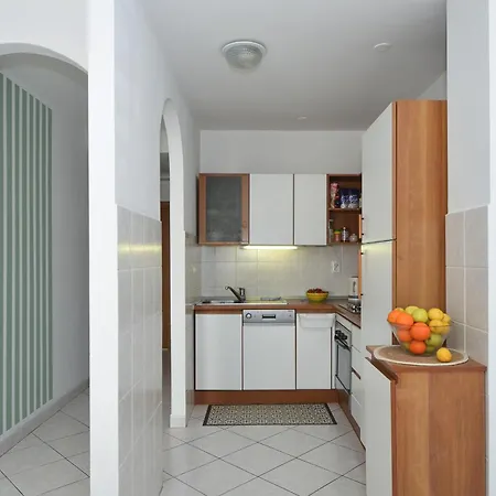 Apartment Artsy Hideaway Near Old Town & With Fast Wifi
