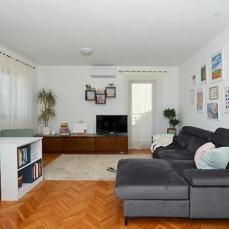 Artsy Hideaway Near Old Town & With Fast Wifi Split